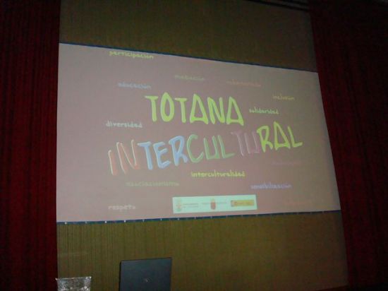 ACTOS DE SENSIBILIZACIÓN INTERCULTURAL 2011 - 45