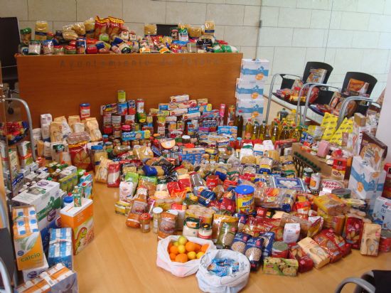 CAMPAÑA DE RECOGIDA DE ALIMENTOS 2011 - 26